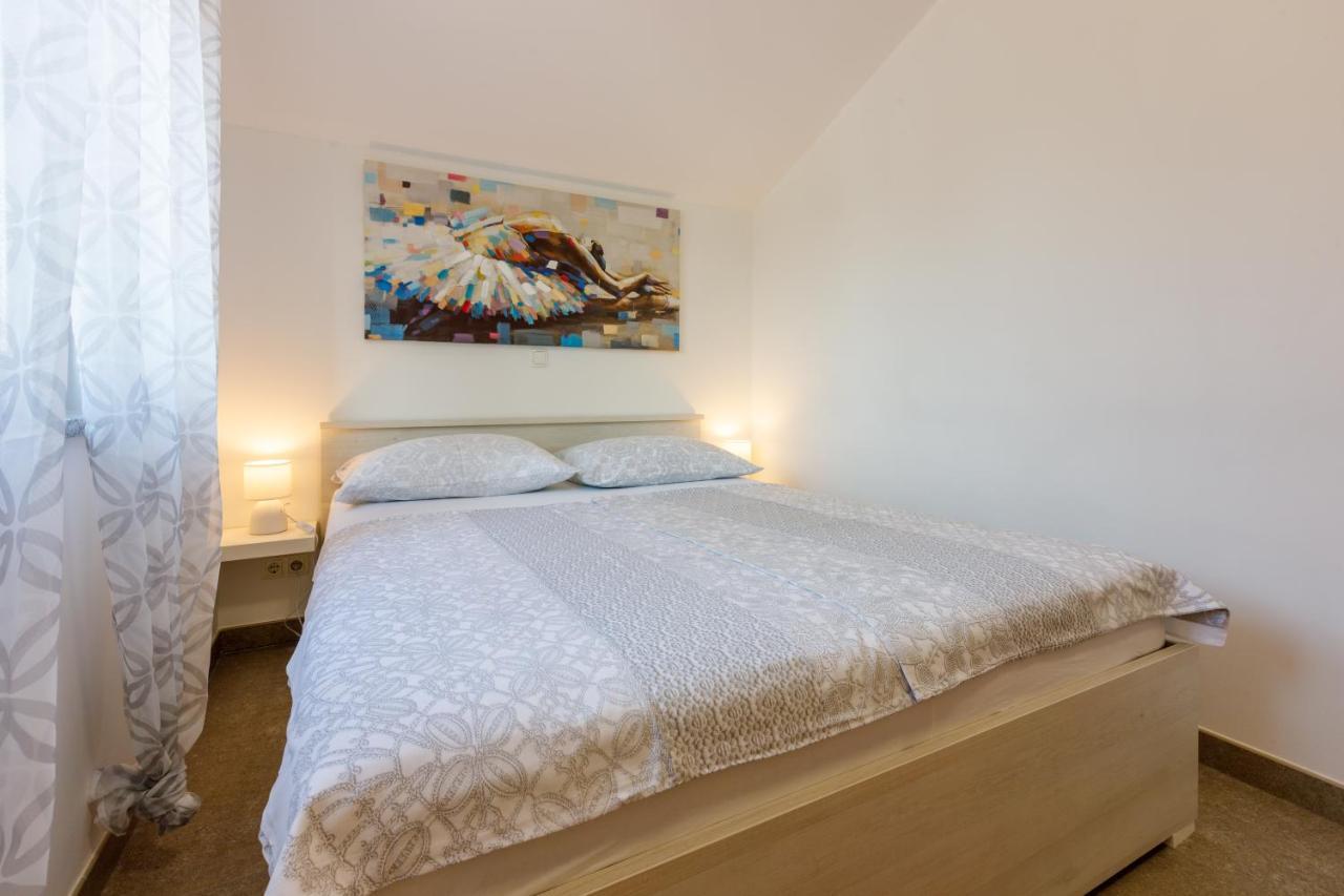 Anton 1 Apartment Crikvenica Ngoại thất bức ảnh